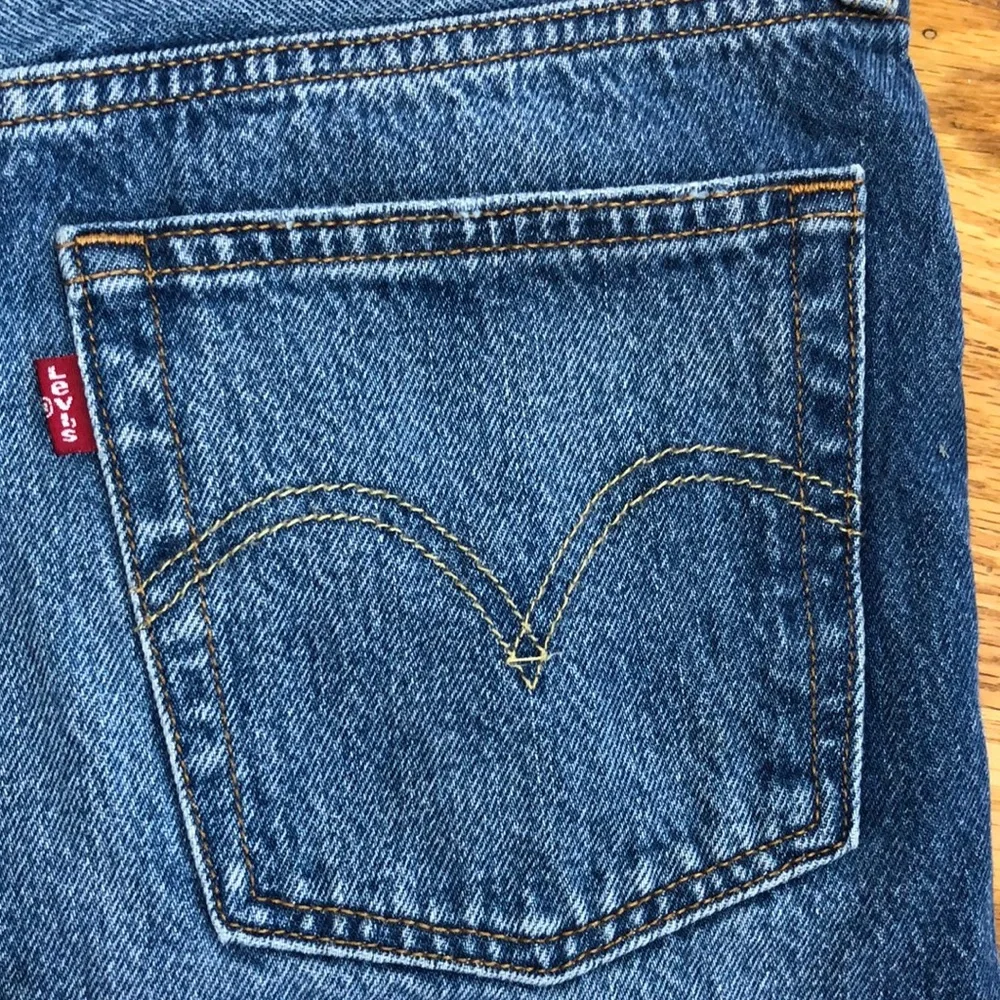 Levi’s 501 High Rise Cut-Off Denim Shorts Size 27 - Picture 12 of 14